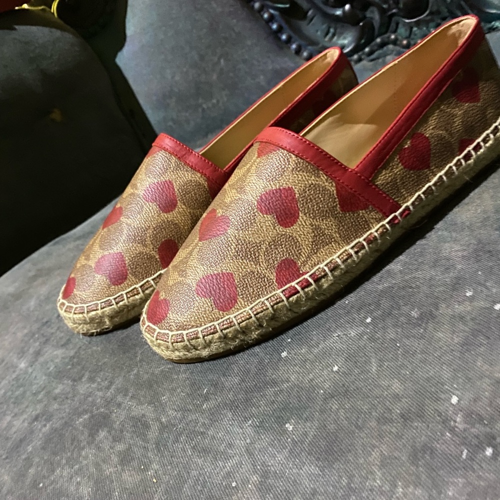 coach collins espadrille with hearts size 7 brand new without tags/box